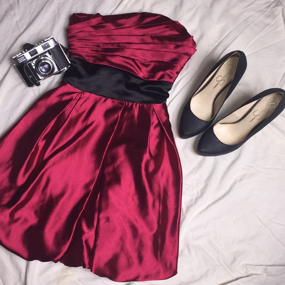 🐥 Red Cocktail Dress